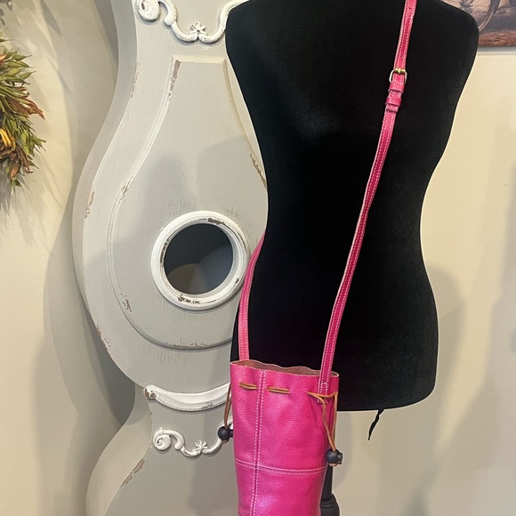 Top Grain Leather Boho Pink Crossbody/Shoulder Drawstring Bucket Pouch Bag NWOT - Picture 2 of 8